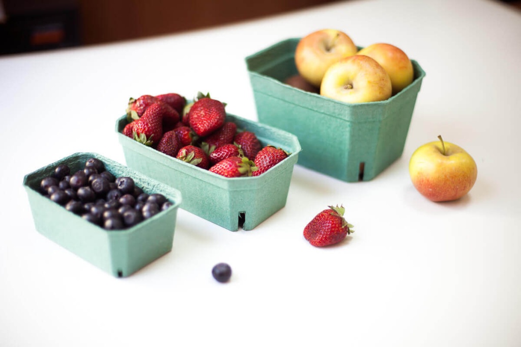 Тара для ягод и фруктов из переработанного картона
